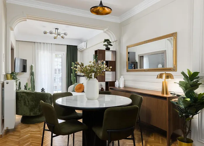 Апартаменты La Maison De L'arc- Elegant With Unique View By Binobi! *